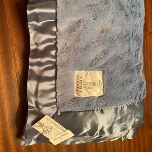 NWT Little Giraffe Lux Blanket Blue